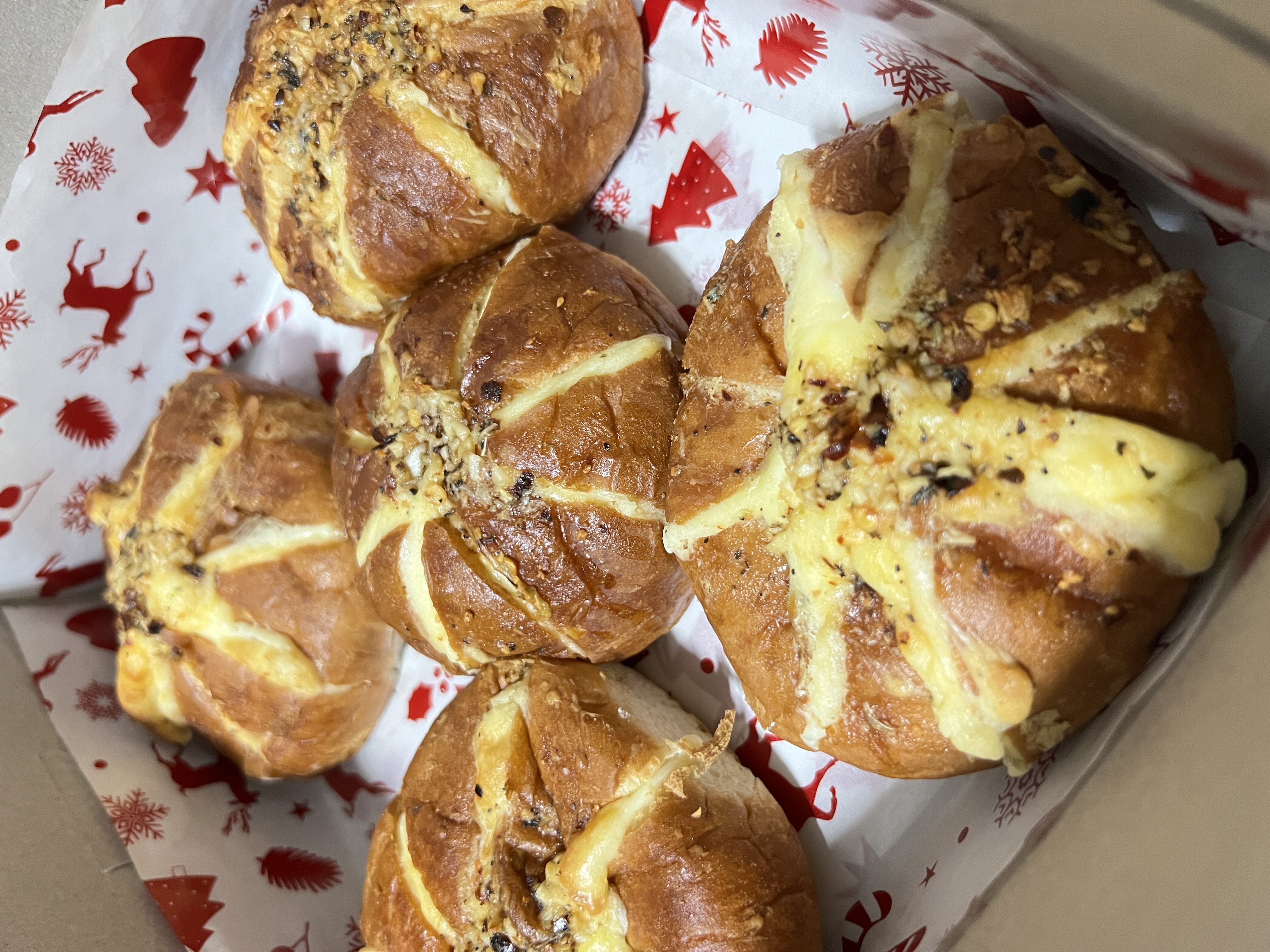 Korean cream cheese garlic buns