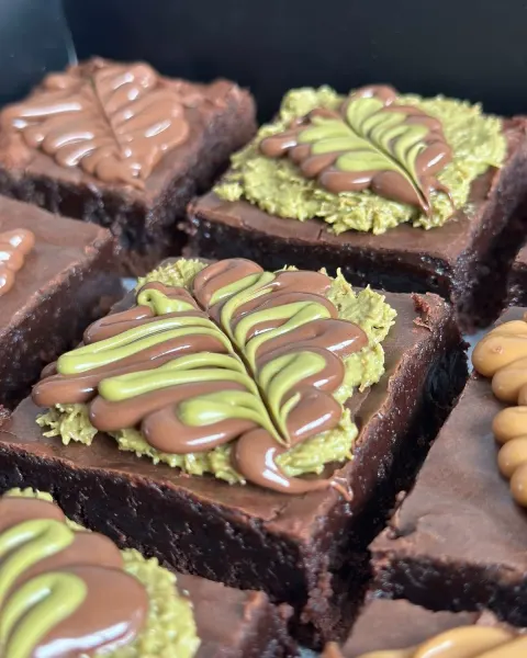 Pistachio Kunafa Brownie